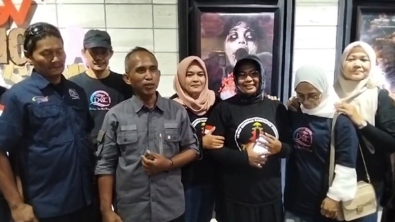 Antusias Masyarakat : Menyasikan Film Ajian Kemat Jaran Guyang di CSB XXI Cirebon 1 Menyasikan Film Ajian Kemat Jaran Guyang
