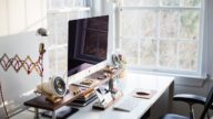 8 Rekomendasi Terbaik Aksesori Meja Kantor untuk Perempuan yang Fungsional dan Stylish, Simak Disini! 7 Aksesori meja kantor untuk perempuan yang fungsional